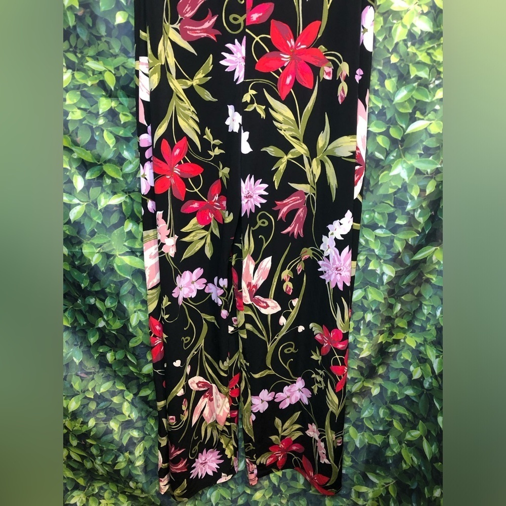 Floral Halter Neck jumpsuit - Black and Pink - Picture 5 of 16
